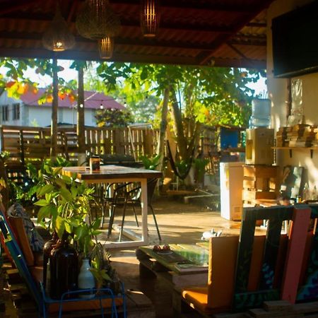 Las Porrocas Backpacer'S Pedasi Town Exterior photo