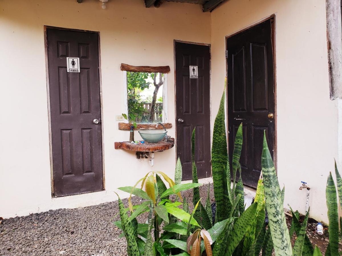 Las Porrocas Backpacer'S Pedasi Town Exterior photo